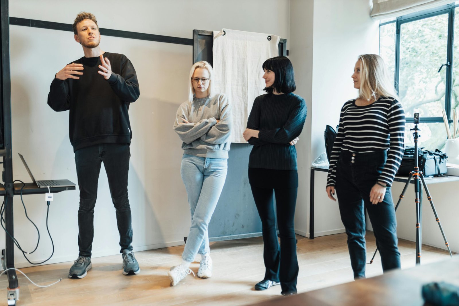 Training and frameworks for diversity, equity, inclusion, cultural intelligence, and people strategy in modern organisations.