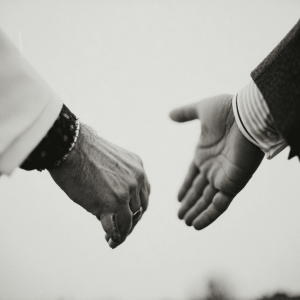 Essential leadership training for developing modern leadership skills like emotional intelligence, communication, and decision-making.